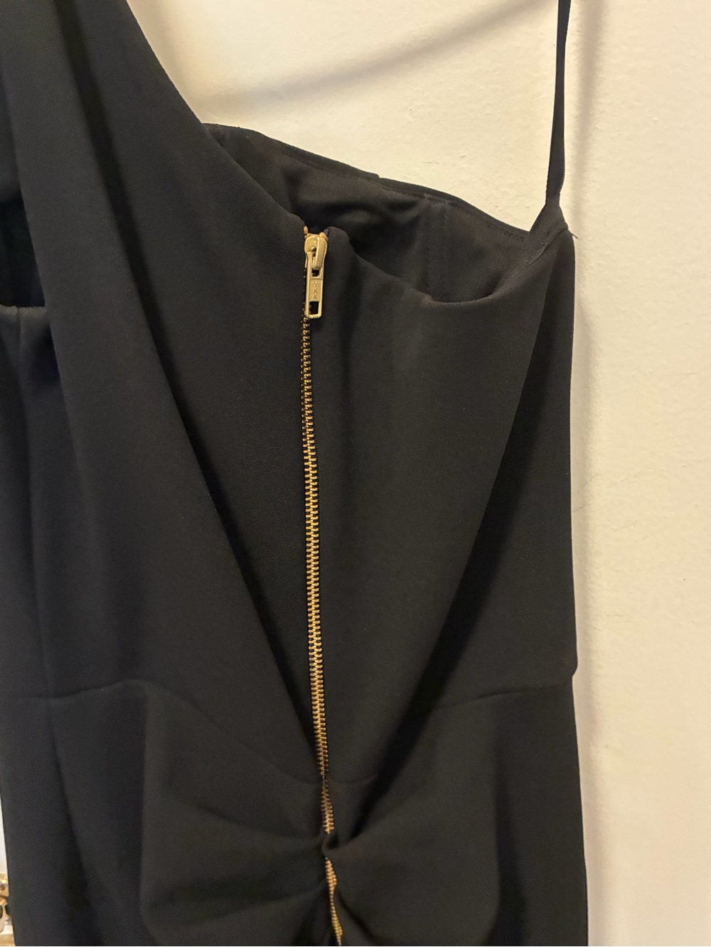 NWOT! Aqua Elegant Black One-Shoulder Evening Dress with Ruffle Back - Picture 6 of 8
